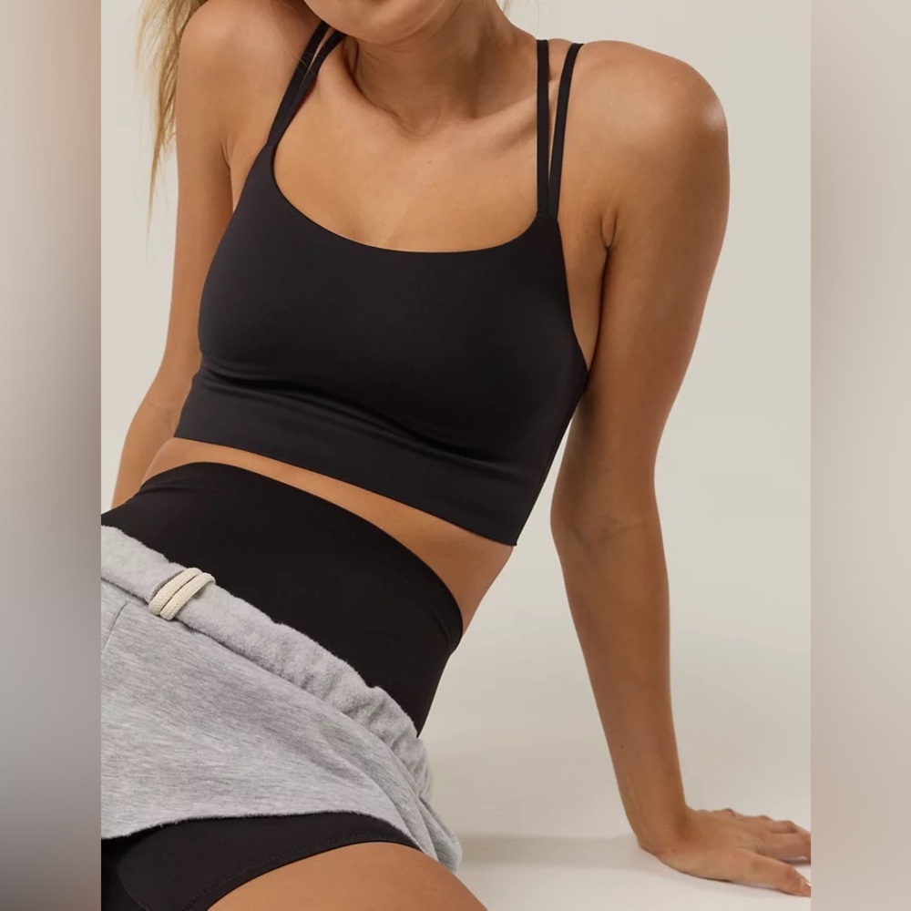 Offline by Aerie real me black hold up! Strappy sports bra